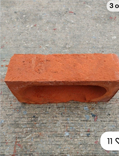 200 red bricks with frog - 200,