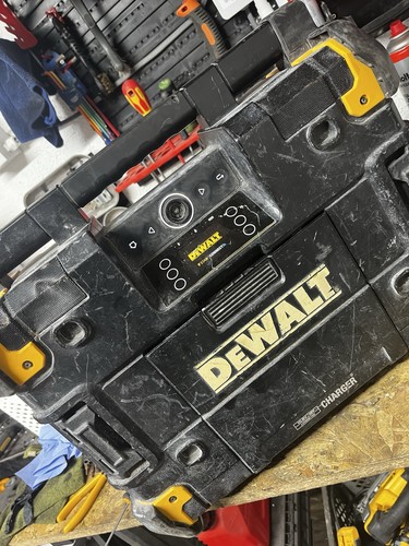 Dewalt tstak radio faulty - radio,