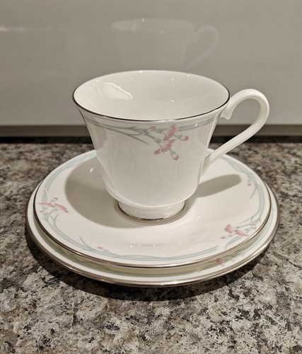 Royal doulton carnation trio - royal,