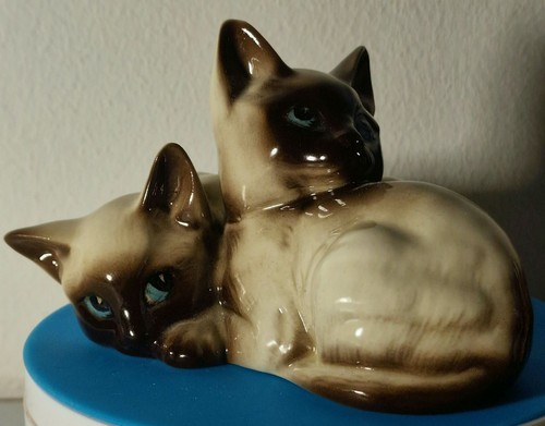 Beswick siamese kittens - "siamese, kittens"
