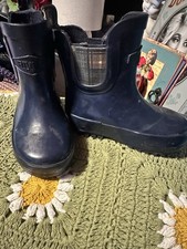 Cute Boys Size 3 Infants River