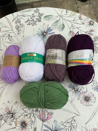 Assorted balls wool 5 - assorted,