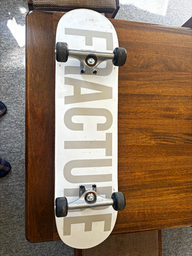 Fracture complete skateboard - complete,