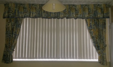 M&S PAIR OF CURTAIN WITH