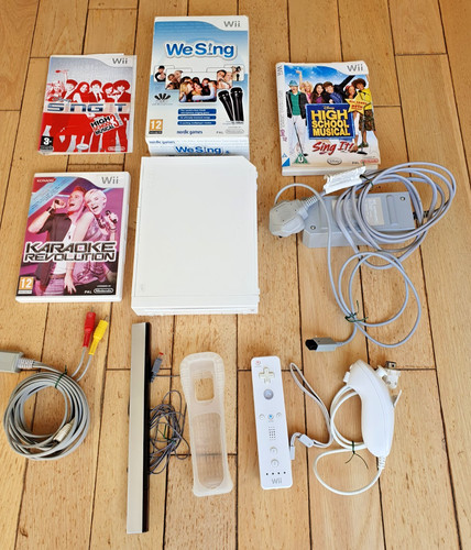 Nintendo wii karaoke bundle - karaoke,