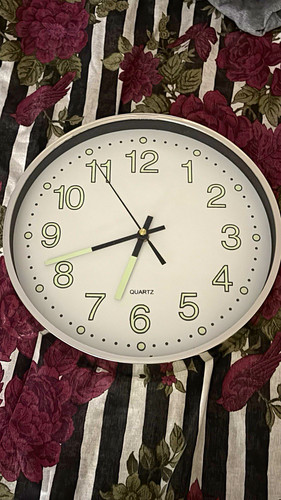Round analogue quartz - analogue,