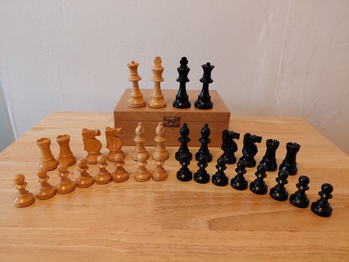Vintage staunton style wooden - vintage,