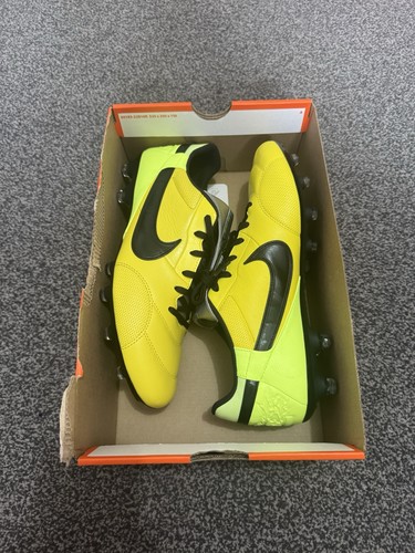 The nike premier - iii, size
