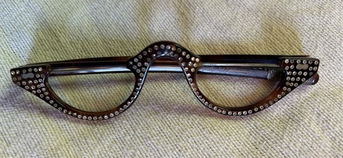 Vintage 1950s half moon eye - vintage,