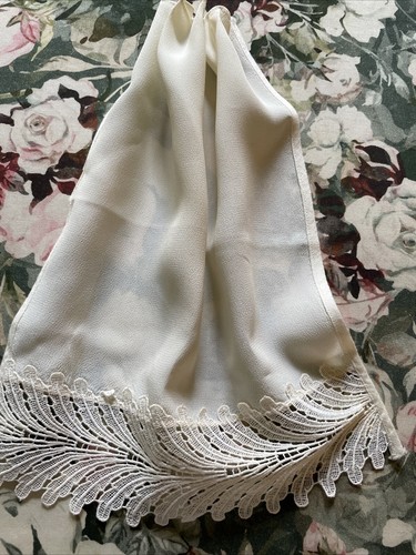 Vintage crepe jabot lace - crepe,