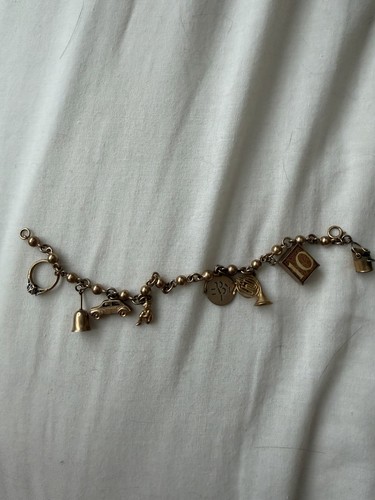 9ct gold vintage charm - 9ct,