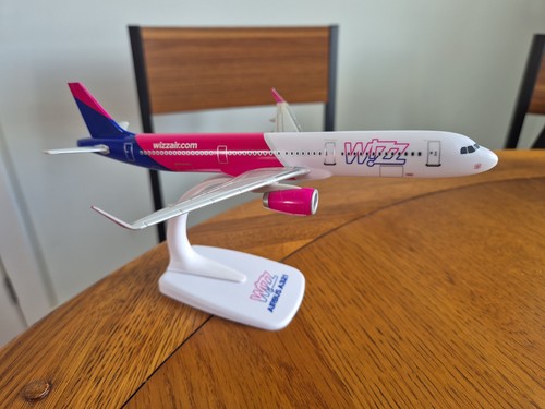 Wizzair airbus a321 model - wizzair,