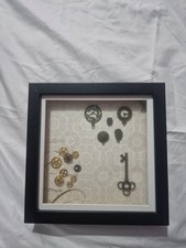 Framed Key and Clock Gears