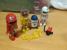 Vintage Playmo Space GE5P Droid Robot Figure (R2 D2 style), Three Astronauts 