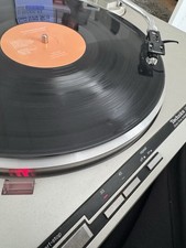 Technics Turntable SL-Q303
