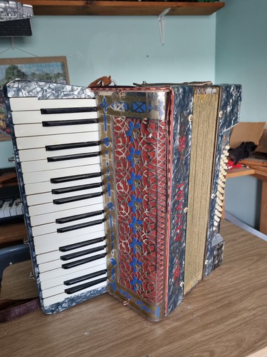 Alvari vintage accordion - vintage,