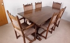 Old Charm Oak Table and 2 Carvers and 4 Side Chairs. Excellent Condition.