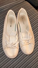 Well worn Ladies Size 5 Lacoste Zianne Lace Up White Plimsoles Trainers