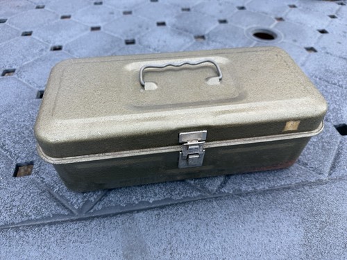 Vintage rusty olive green - rusty,