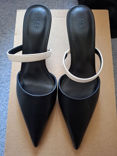 Black kitten heel - black, strap