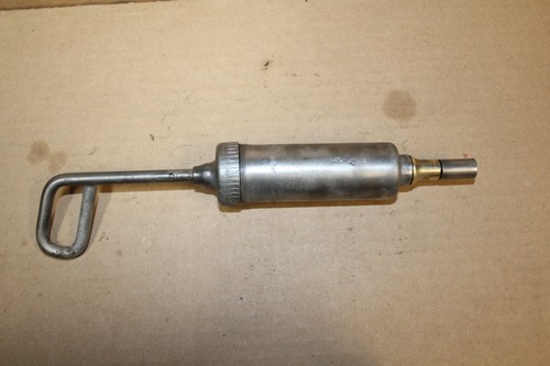 Alemite pump type grease gun