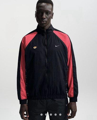 Size large nike tuned - large,