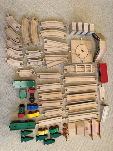 Brio wooden train set bundle - train,