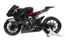 VYRUS 986 M2 13598 7 A4 Photo