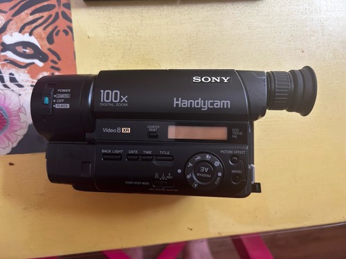 Sony handycam ccd tr311e - sony, hi8