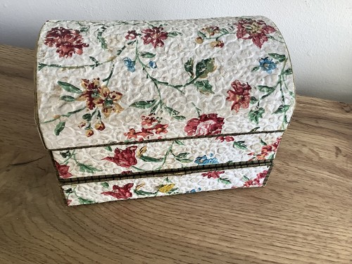 Floral 1940 50s dome - 1940/50s, cardboard