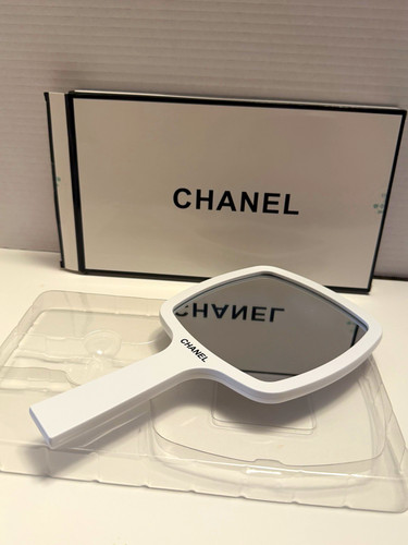 Chanel beauty gwp handheld - chanel,