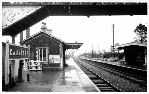 1963 dauntsey train station - train,