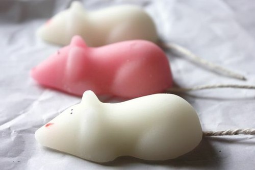 Sugar mice with cotton - , tails