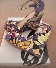 Size 5  Nine West wedge