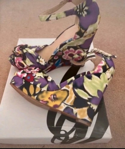 Size nine west - nine,