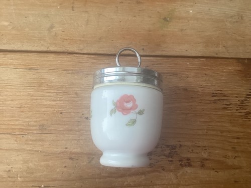 Royal worcester porcelain egg - worcester,