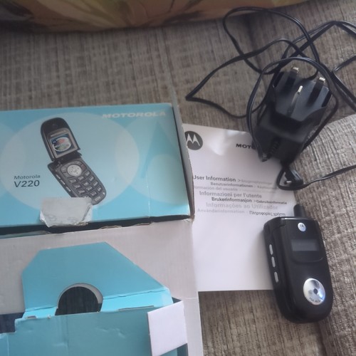 Motorola v220 flip - motorola,