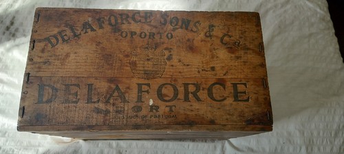 Delaforce wooden port - port,