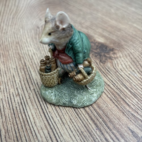 Border fine arts - fine, brambly