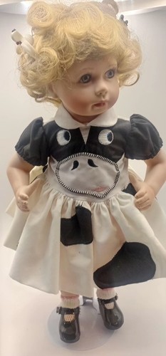 1993 cute porcelain - doll, becky