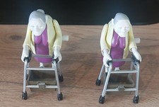 Racing Grannies 2 Figures