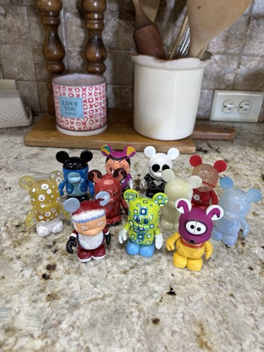Mixed lot 11 - of, disney