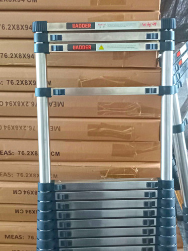 Telescoping ladder - 4.4m,