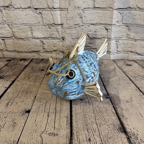 Blue white fins - folk, art