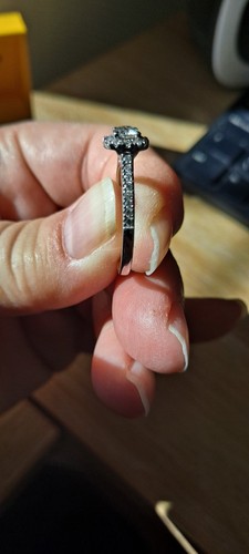 18ct white gold 70ct diamond - 0.70ct,