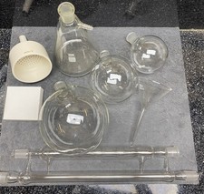 Laboratory Glassware and 2000ml Heating Mantle 