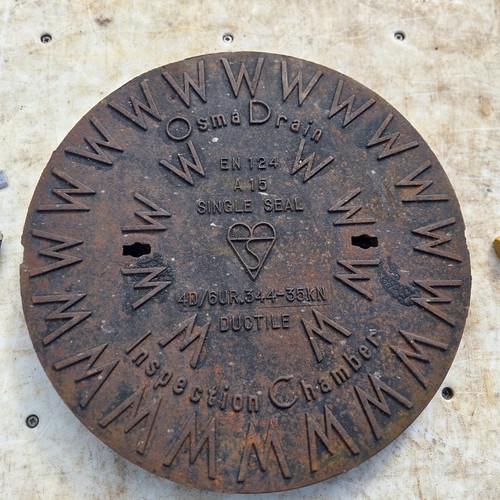 Reclaimed round cast - reclaimed, iron