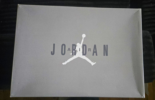 Air jordan retro - air,