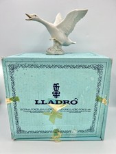 *LLADRO DUCK JUMPING FIGURINE