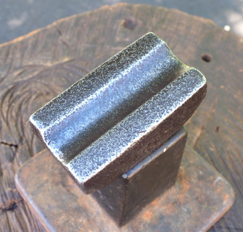 Lrg blacksmith v - lrg, 3/4"